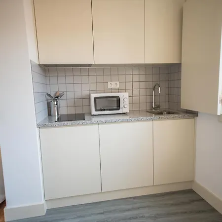 Cool - Praca Da Batalha Oporto